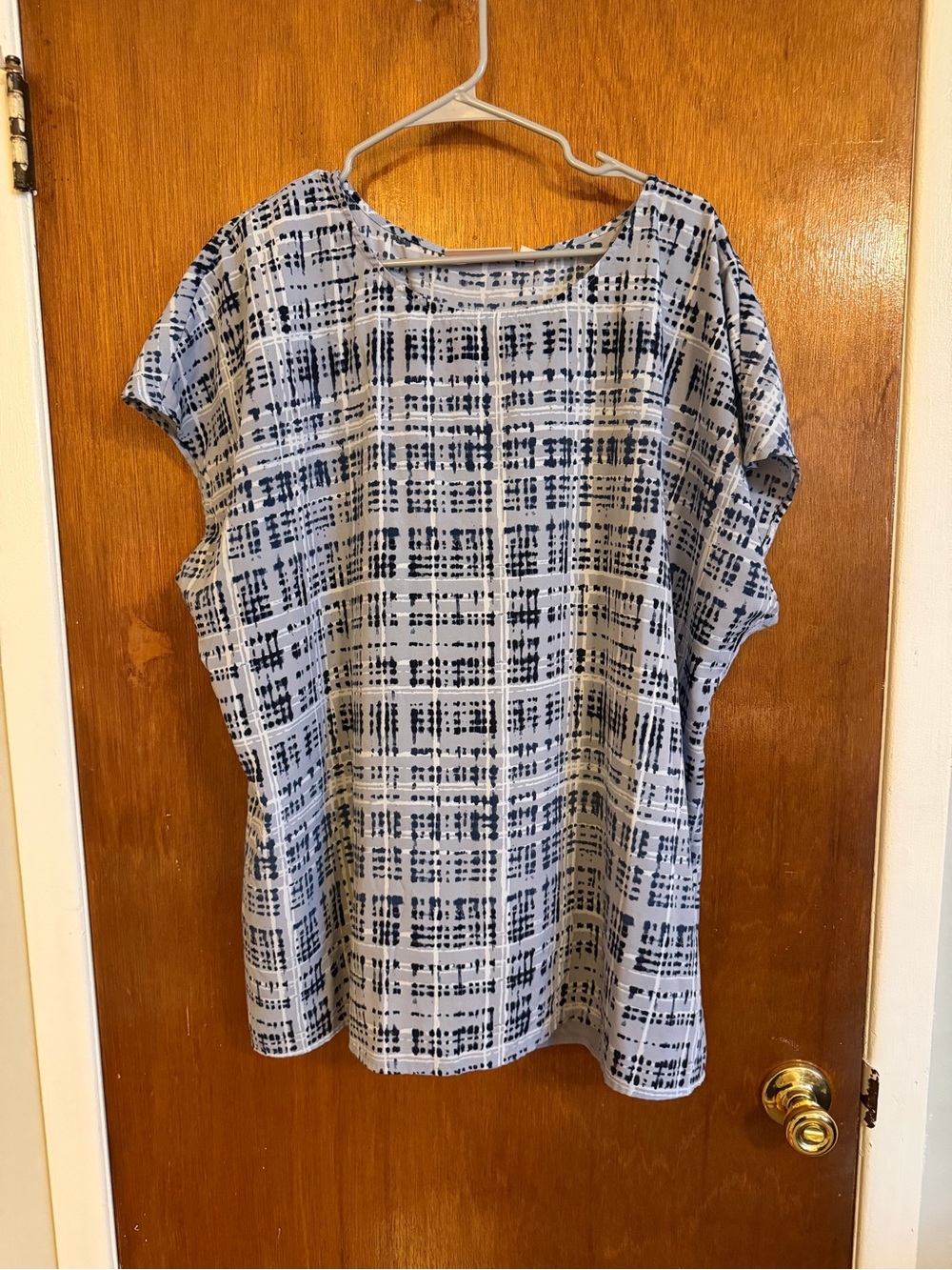 EVRI Light Blue and Navy Grid-Pattern Cap Sleeve Top
